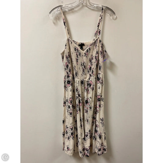 Dress Casual Short By Torrid In Cream, Size: 2x