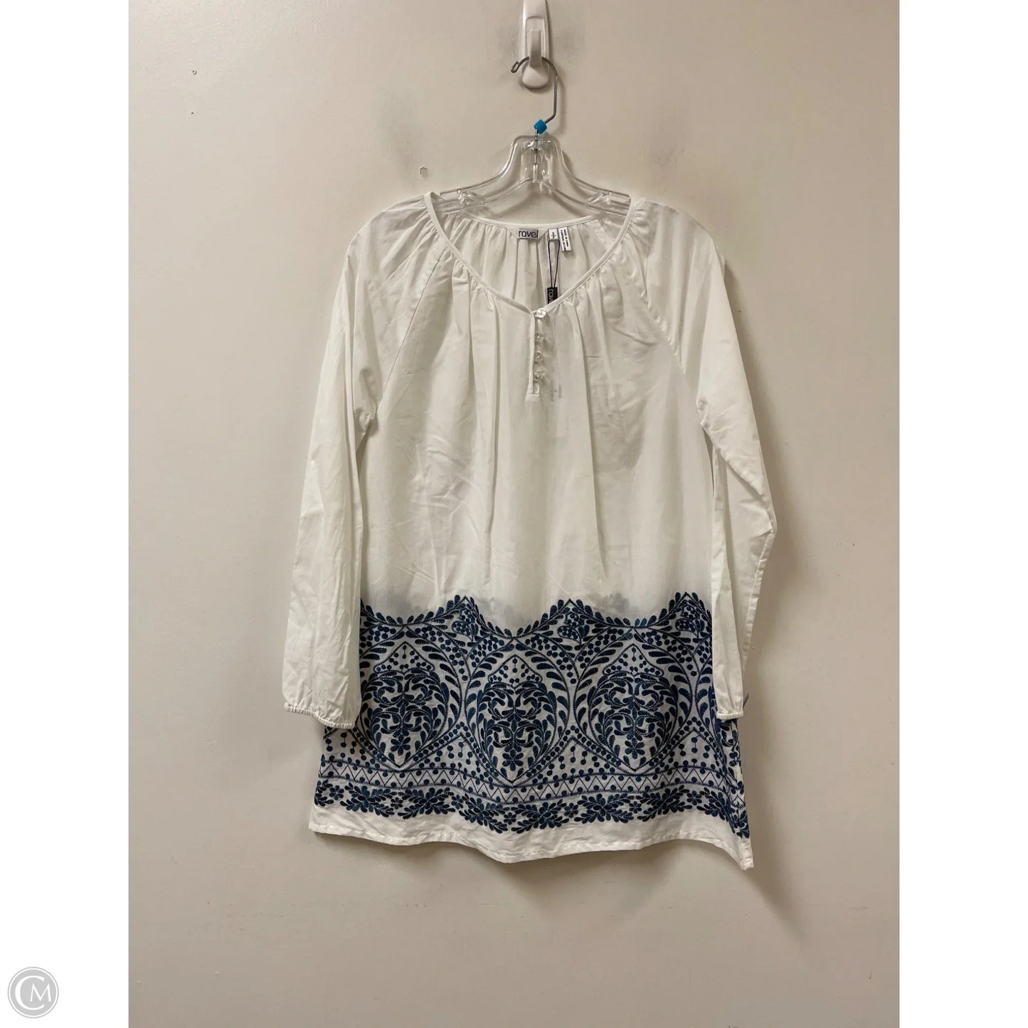 Tunic Long Sleeve By Clothes Mentor In White, Size: S