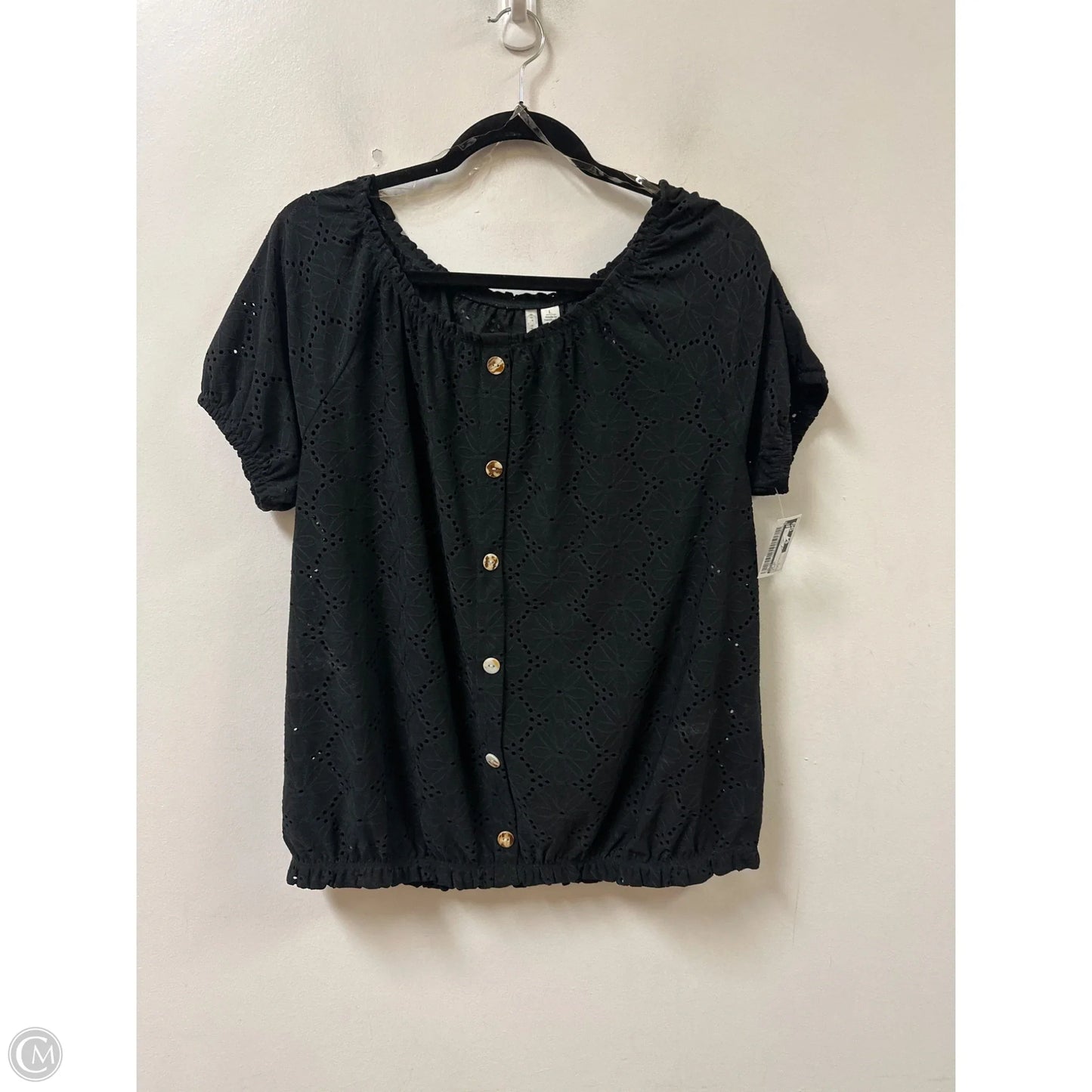 Top Short Sleeve By Cato In Black, Size: L