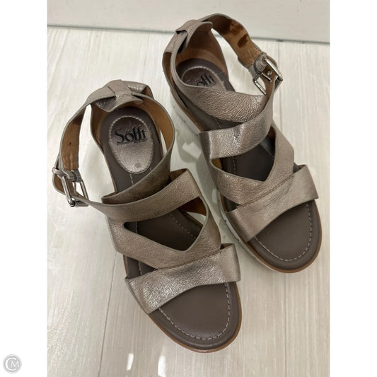 Sandals Flats By Sofft In Silver, Size: 7.5