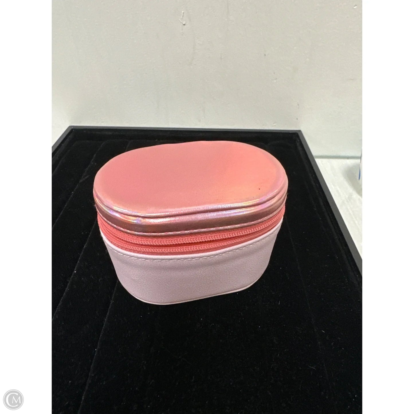 Jewelry Case By Clothes Mentor, Size: Small