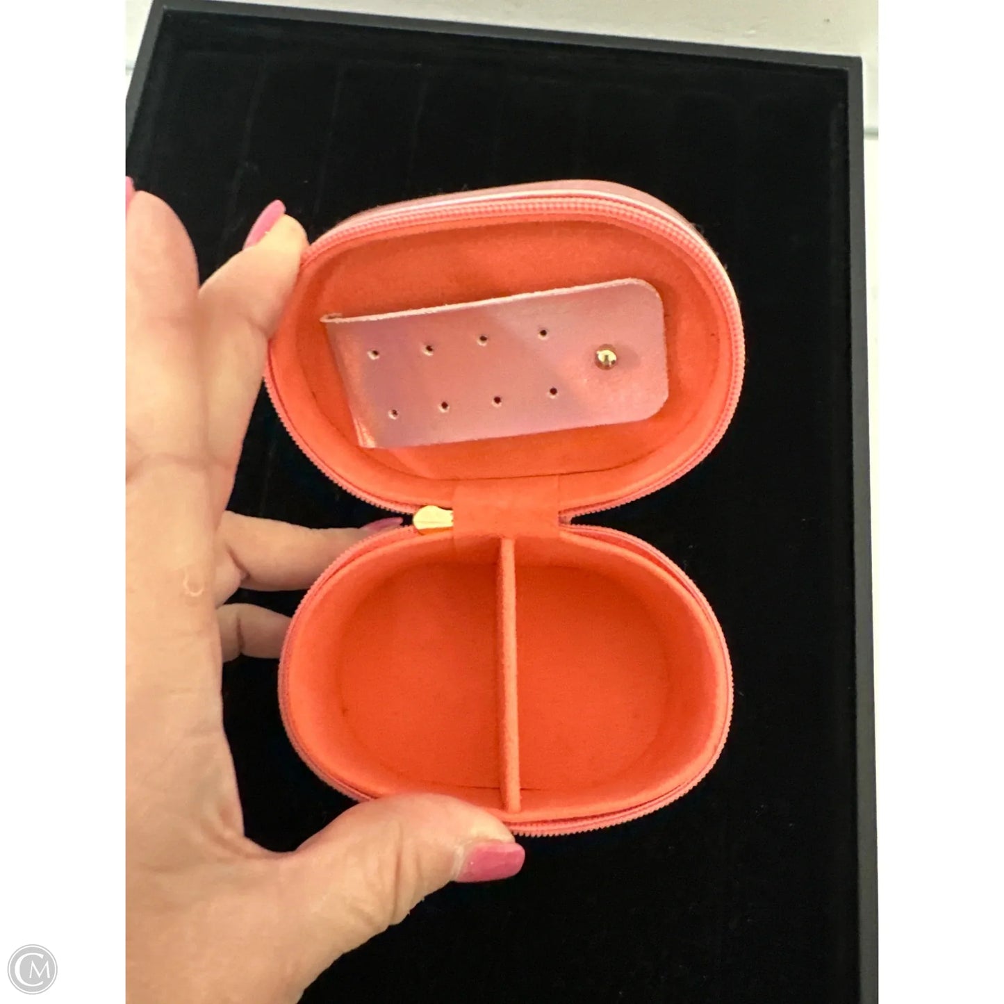 Jewelry Case By Clothes Mentor, Size: Small