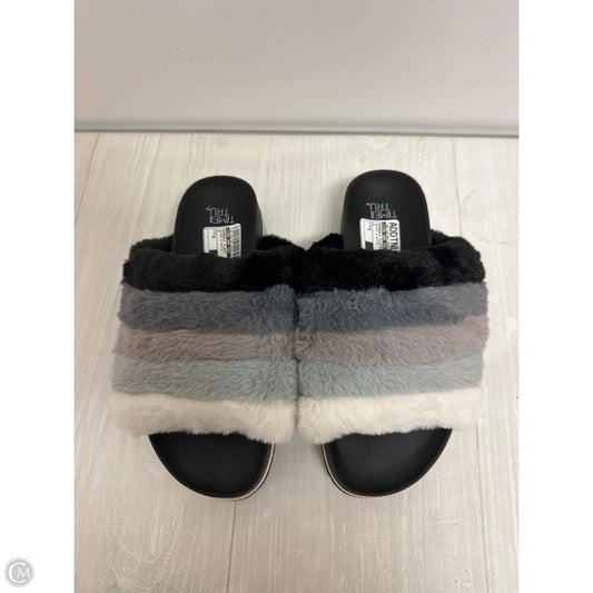 Sandals Flats By Time And Tru In Black & White, Size: 6