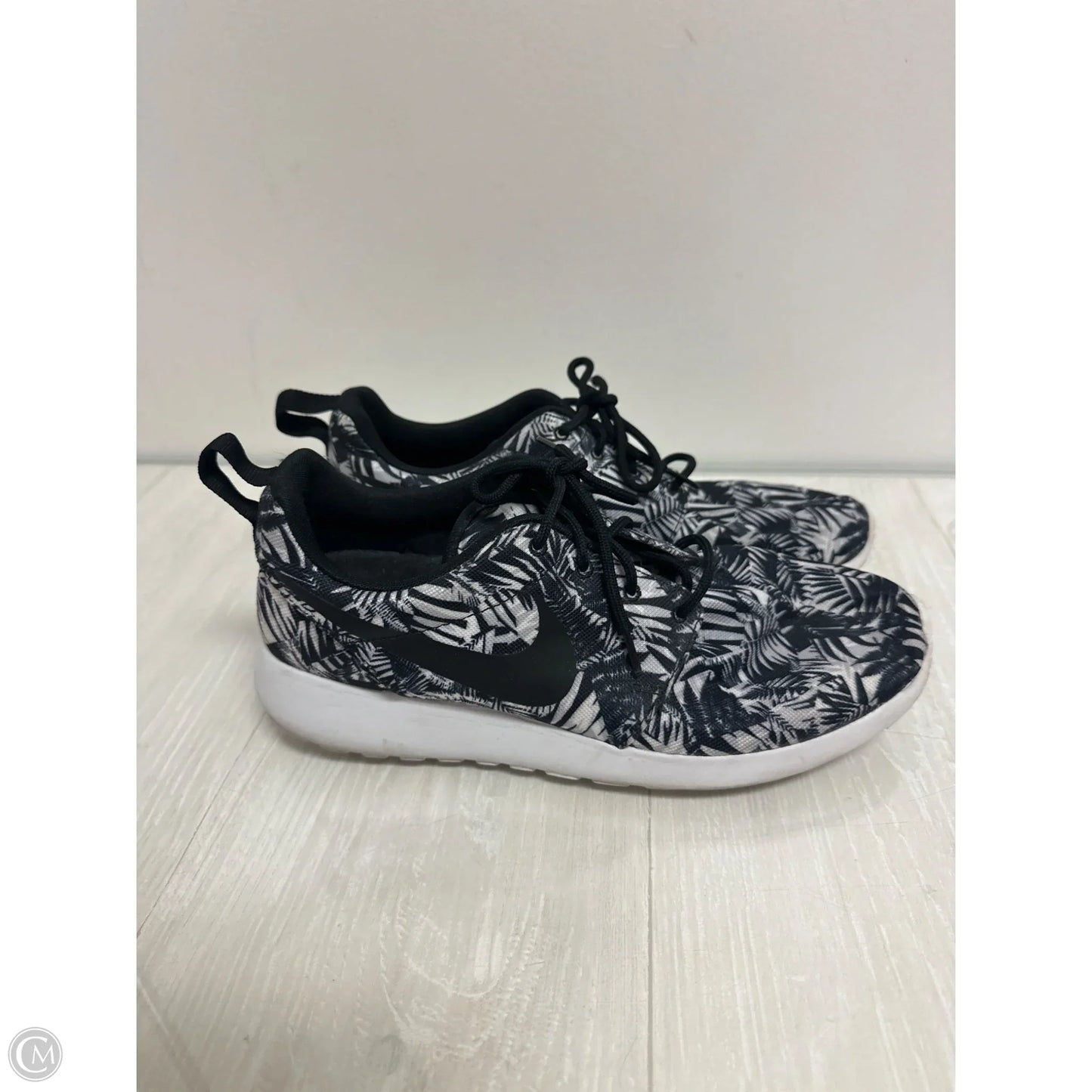 Shoes Athletic By Nike In Black & White, Size: 10