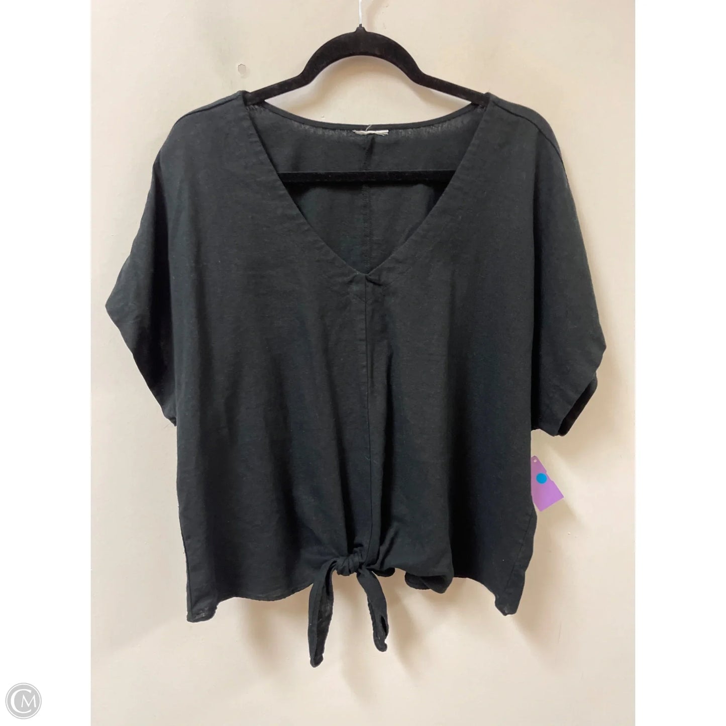 Top Short Sleeve By Clothes Mentor In Black, Size: M