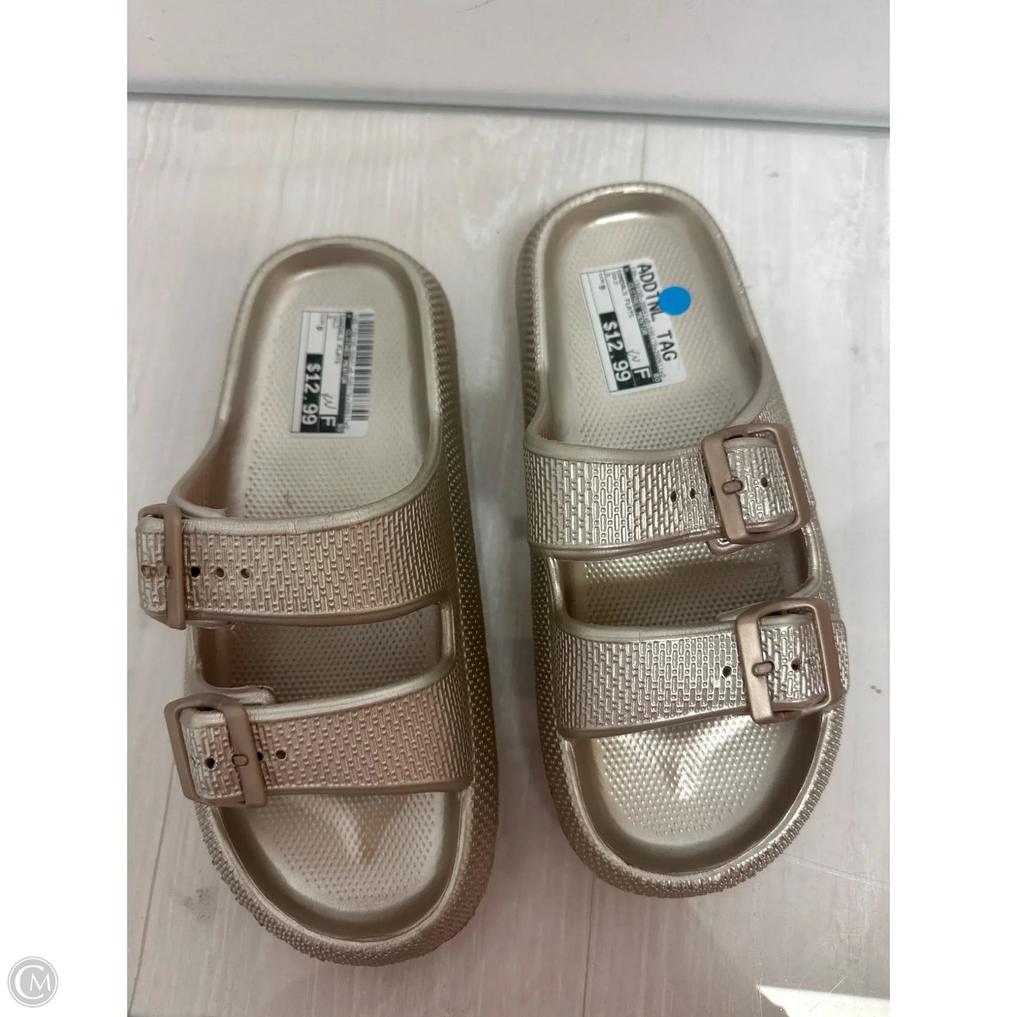 Sandals Flats By Clothes Mentor In Gold, Size: 9