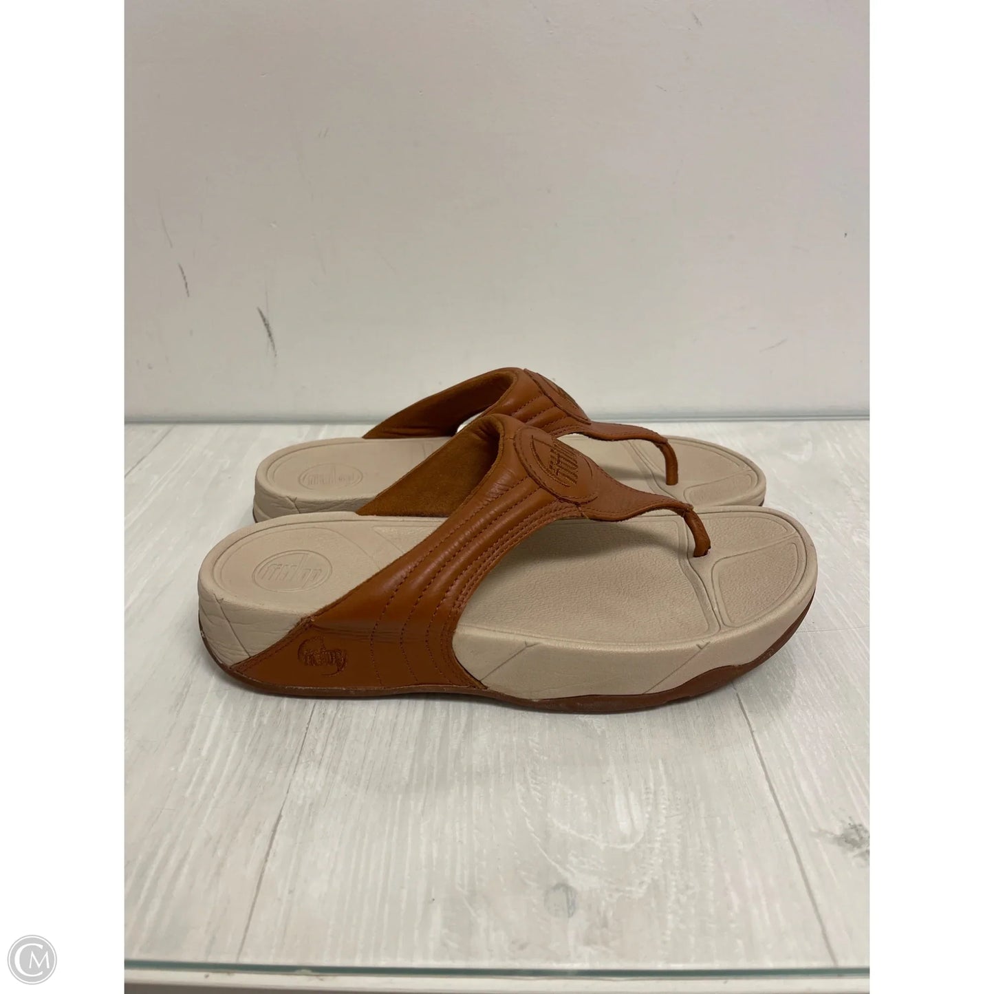Sandals Flats By Fitflop In Tan, Size: 9