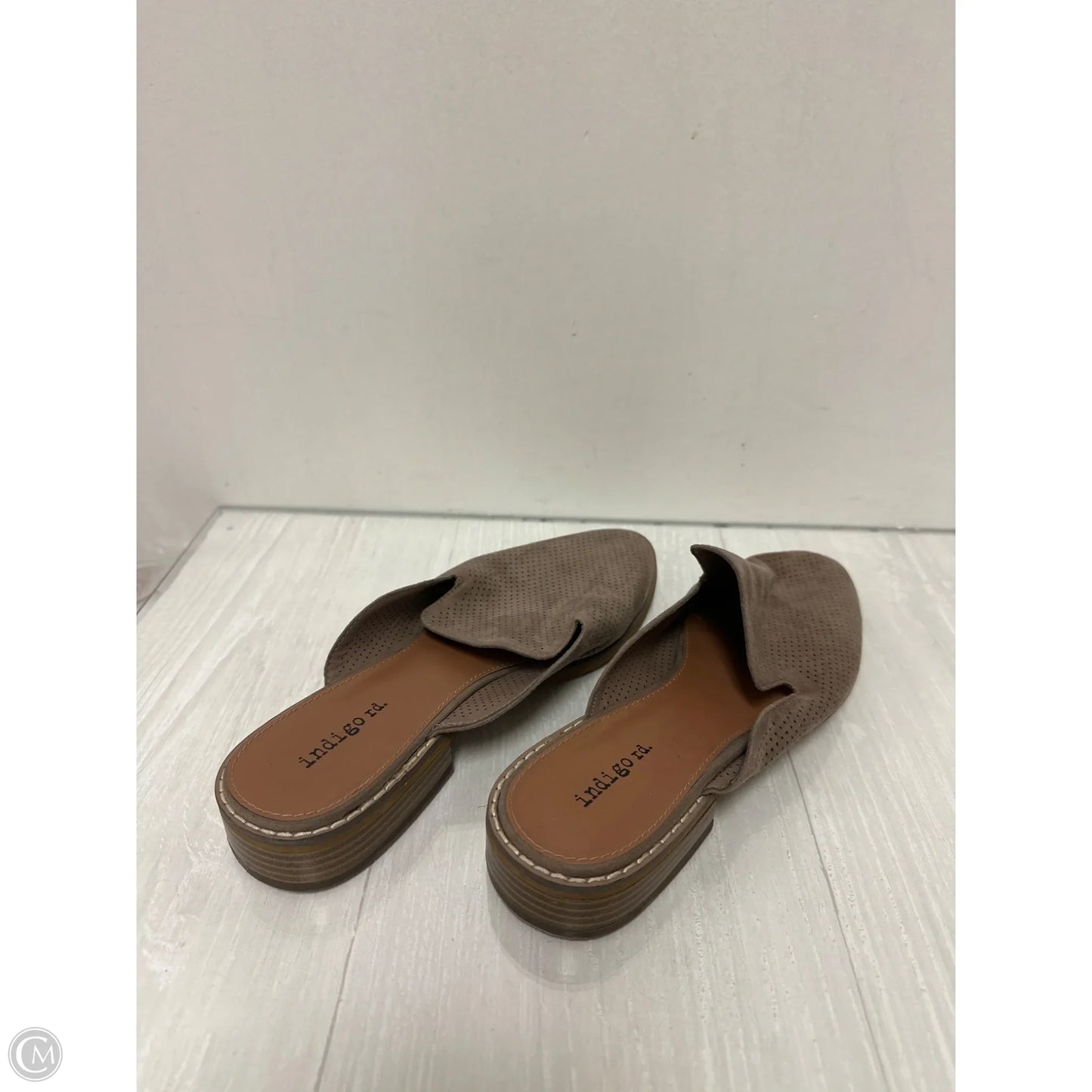 Shoes Flats By Indigo Rd In Taupe, Size: 9