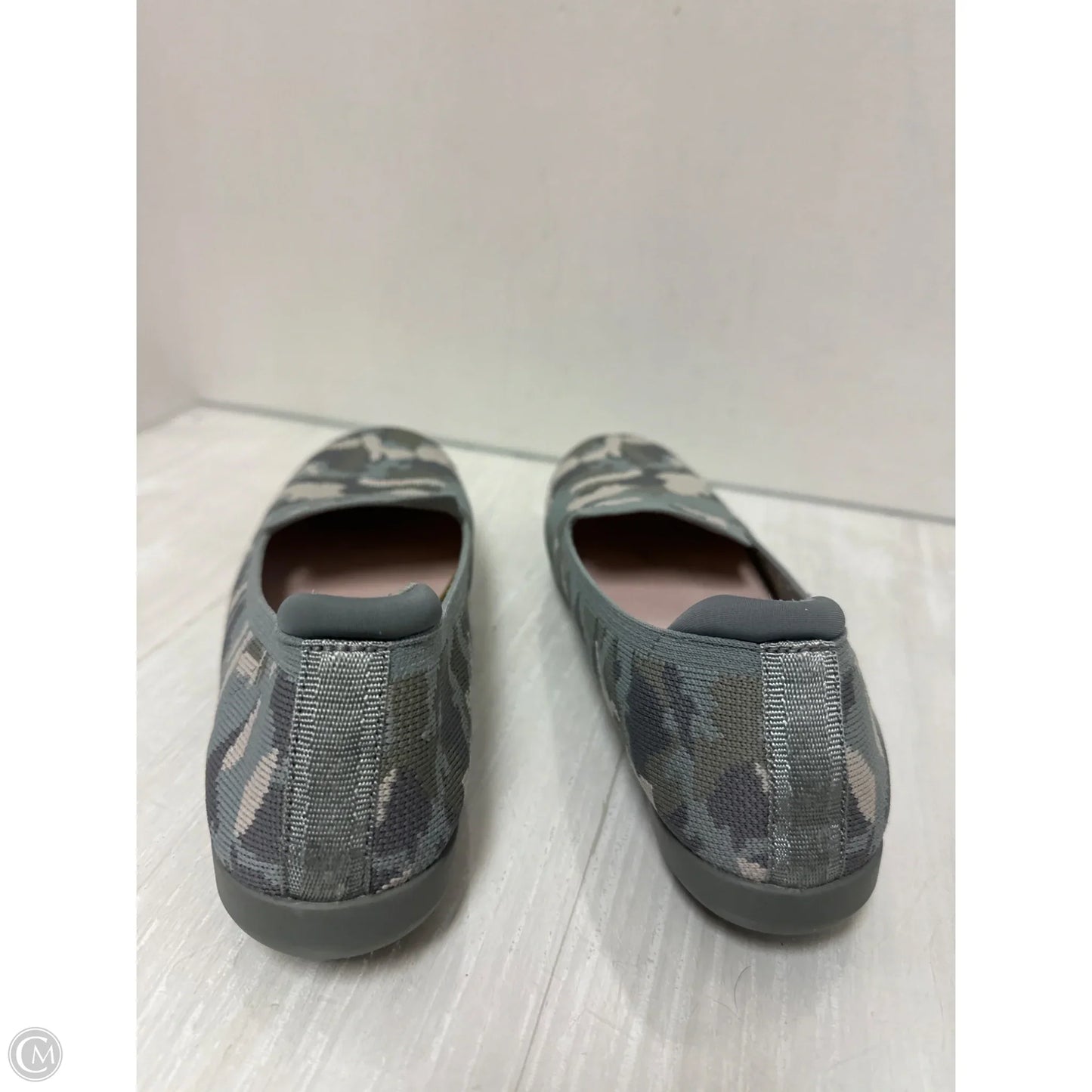 Shoes Flats By Clarks In Camouflage Print, Size: 7