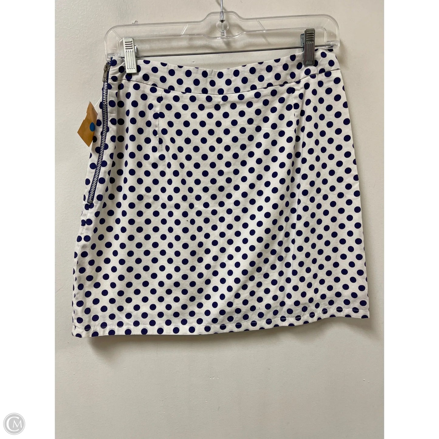 Skirt Mini & Short By Clothes Mentor In Polkadot Pattern, Size: 8