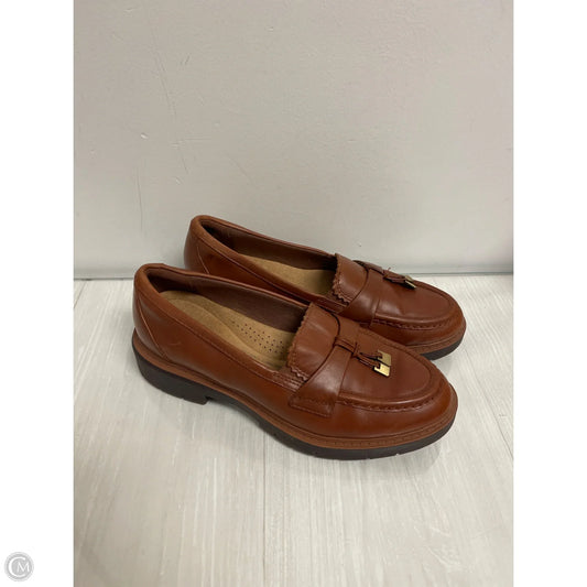Shoes Flats By Clarks In Tan, Size: 5.5