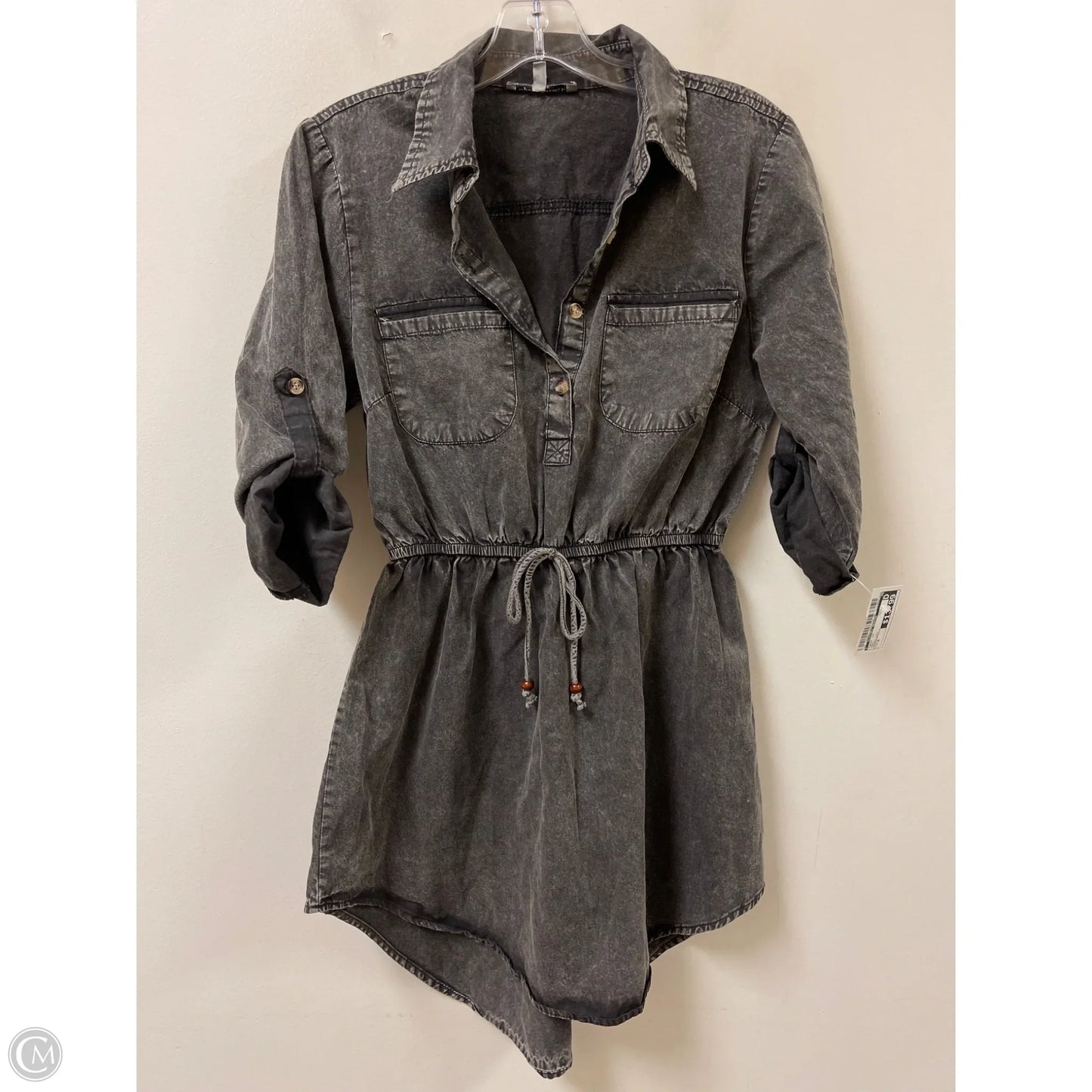 Tunic Long Sleeve By Clothes Mentor In Grey, Size: M
