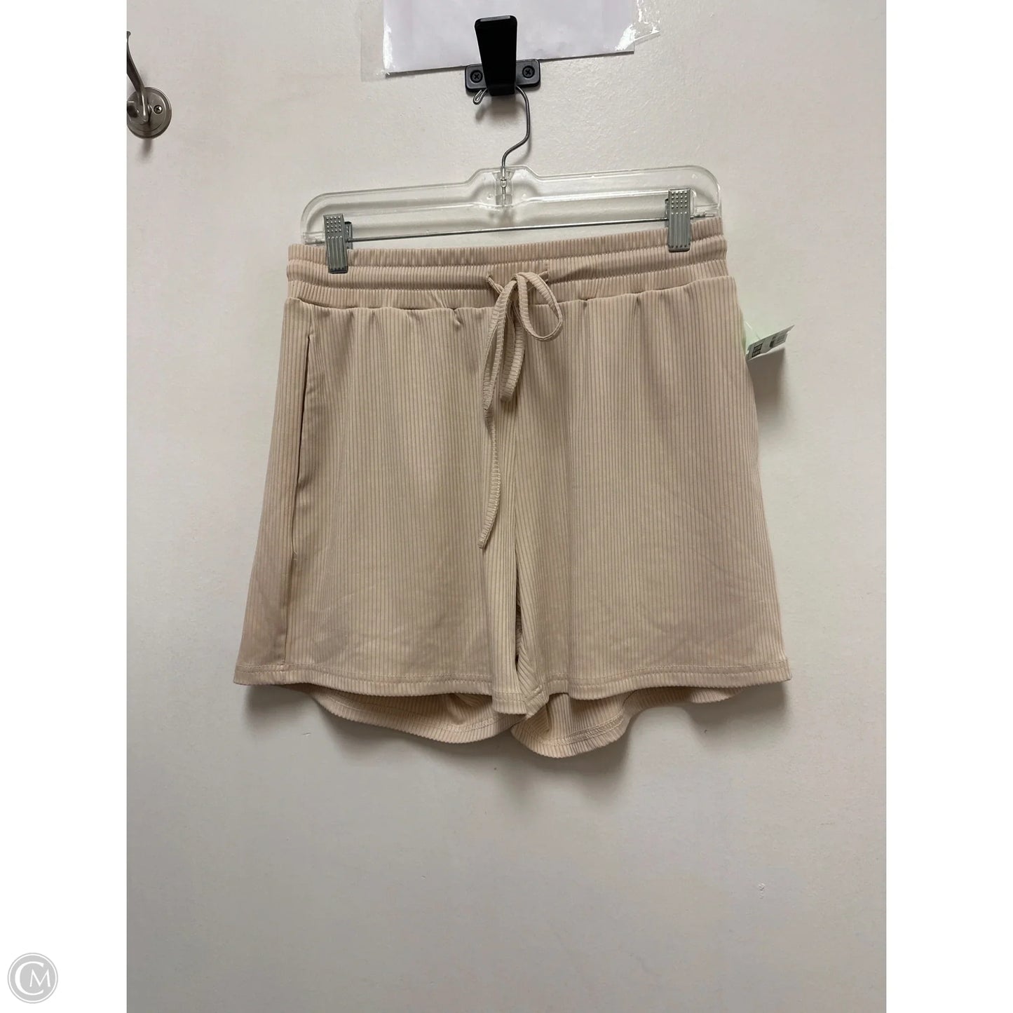 Shorts By Clothes Mentor In Cream, Size: 8