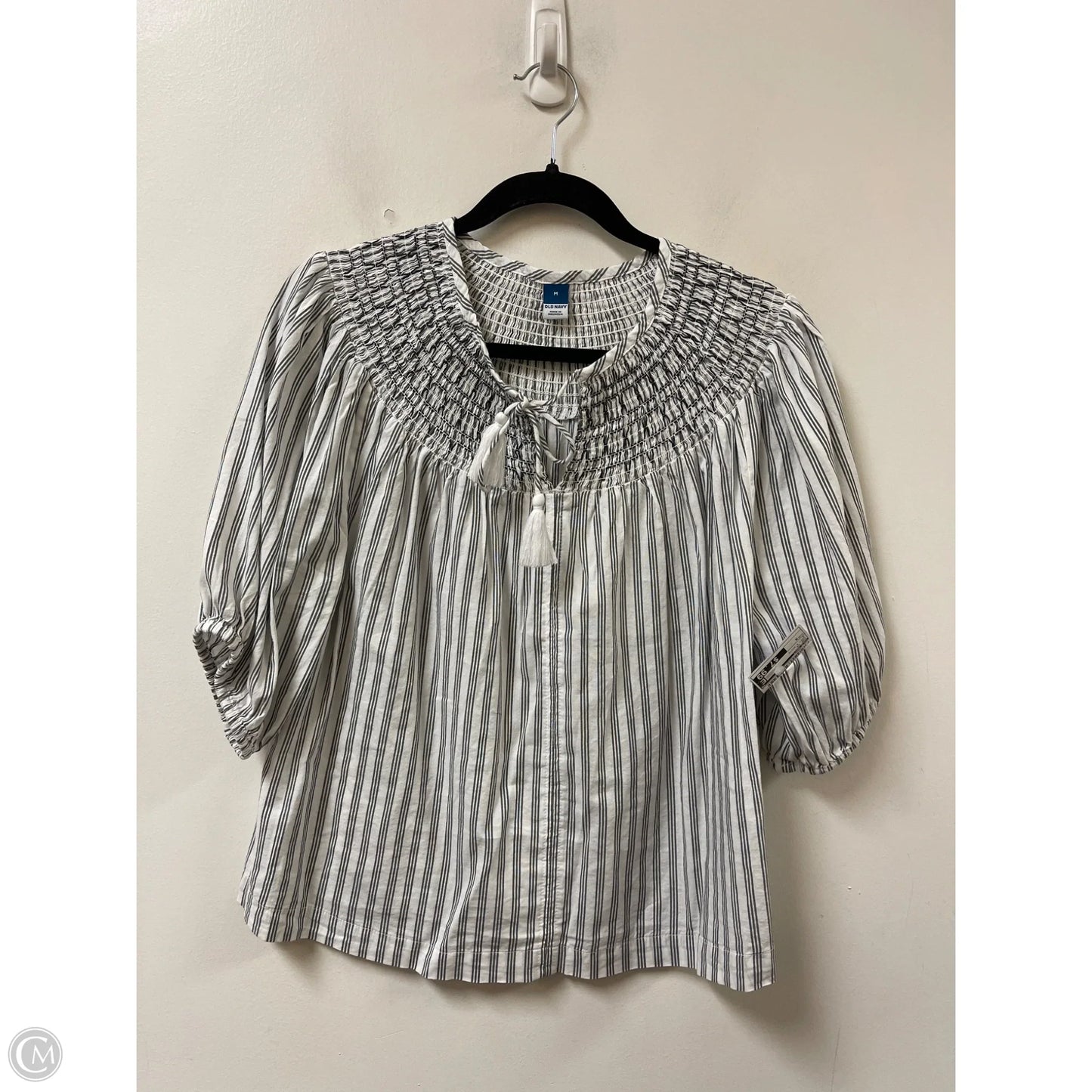 Top Short Sleeve By Old Navy In Grey & White, Size: M