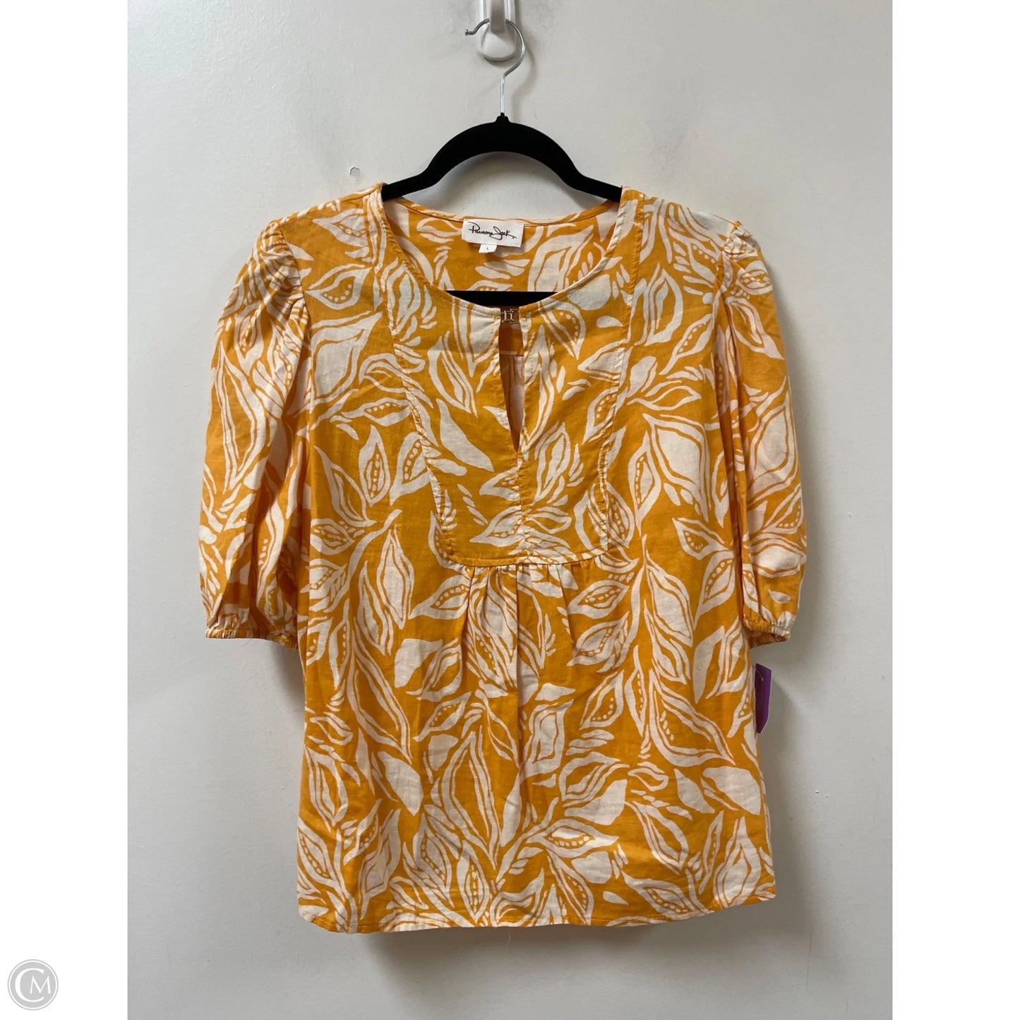 Top Short Sleeve By Clothes Mentor In White & Yellow, Size: L