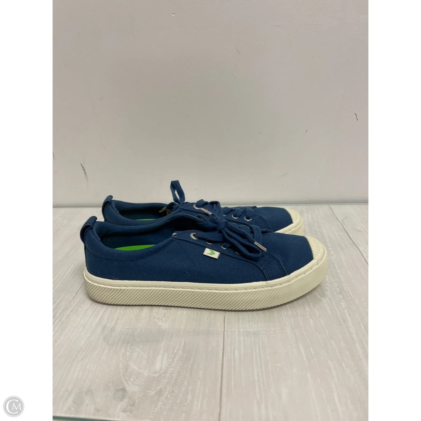 Shoes Sneakers By Cariuma In Blue, Size: 9