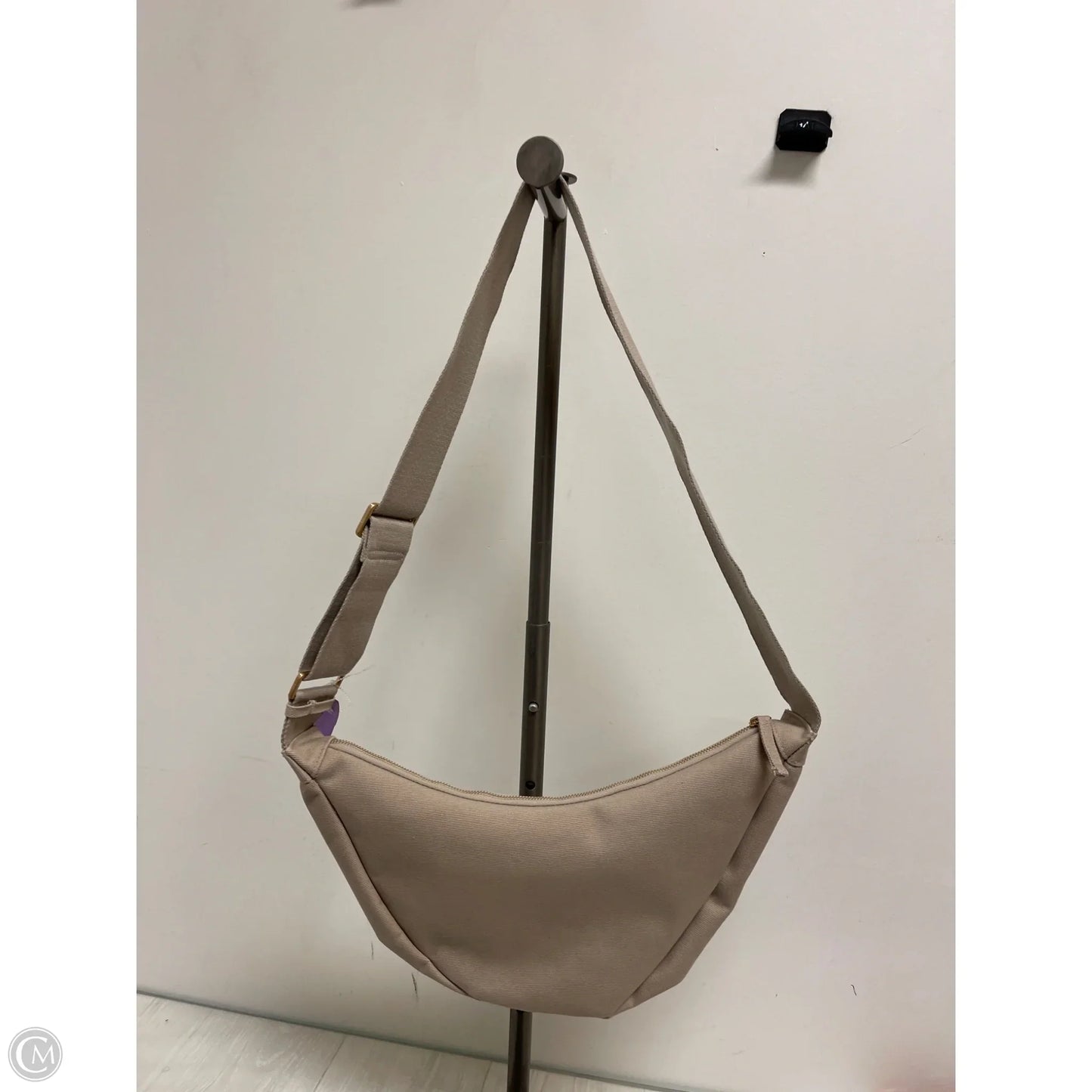 Crossbody By Clothes Mentor, Size: Medium