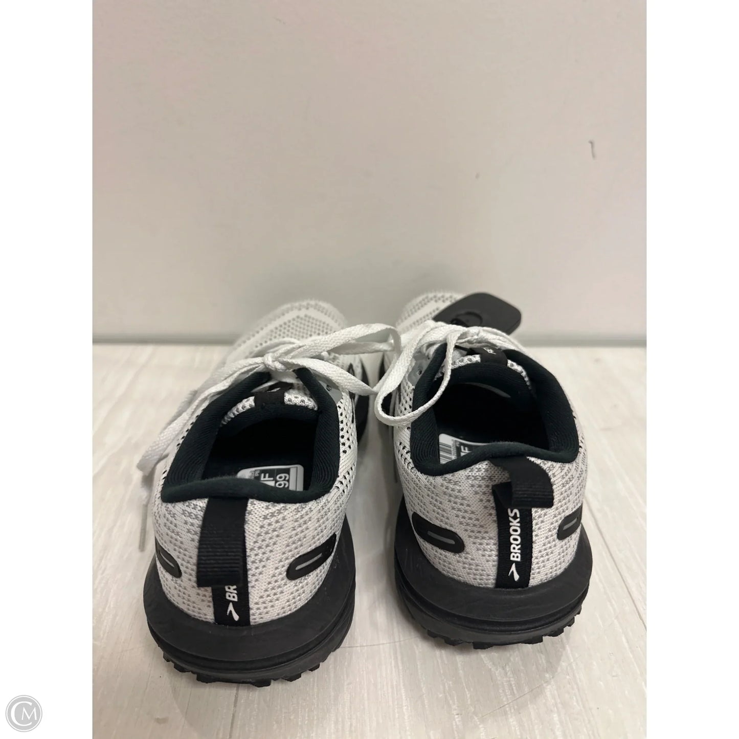 Shoes Athletic By Brooks In Black & White, Size: 6