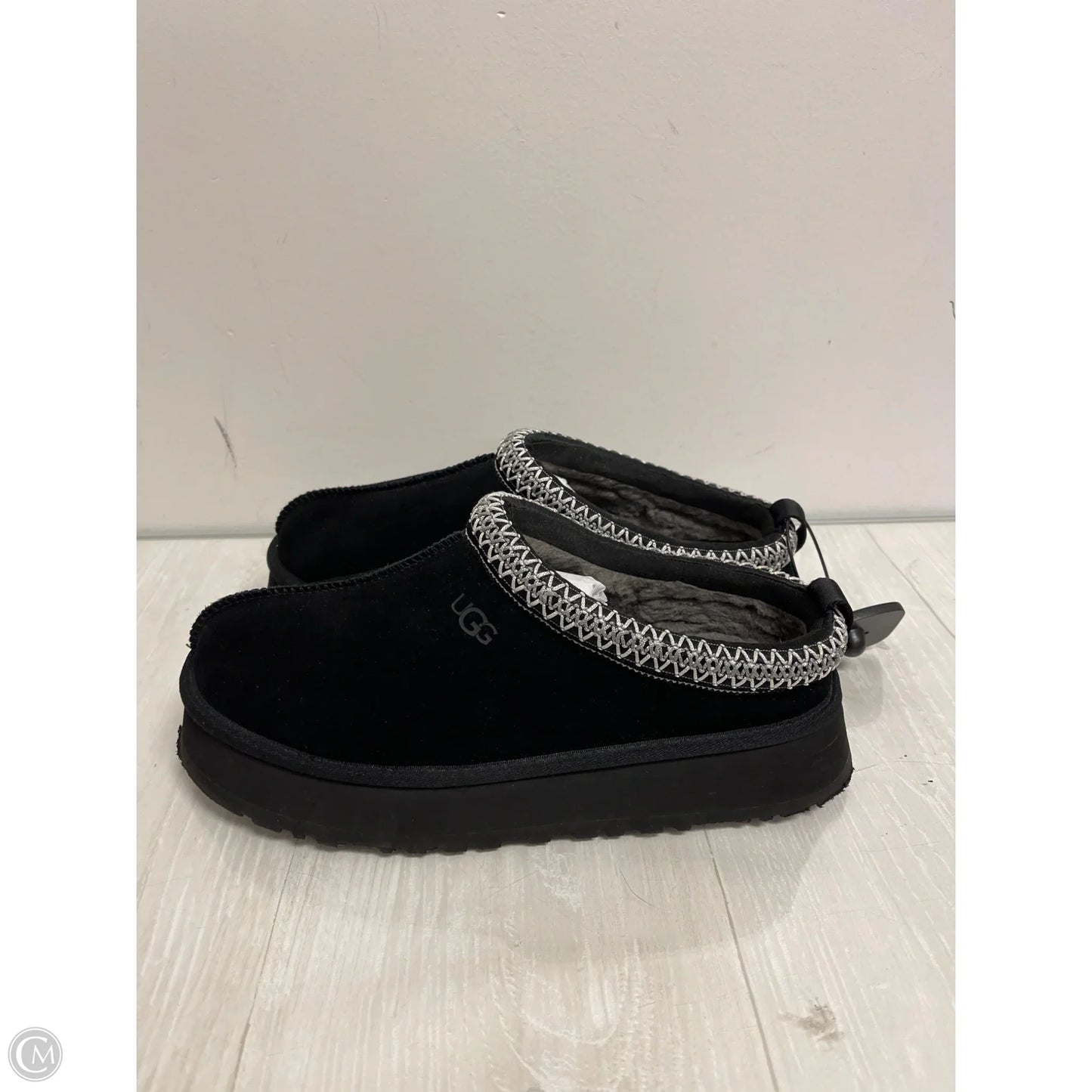 Shoes Designer By Ugg In Black, Size: 10