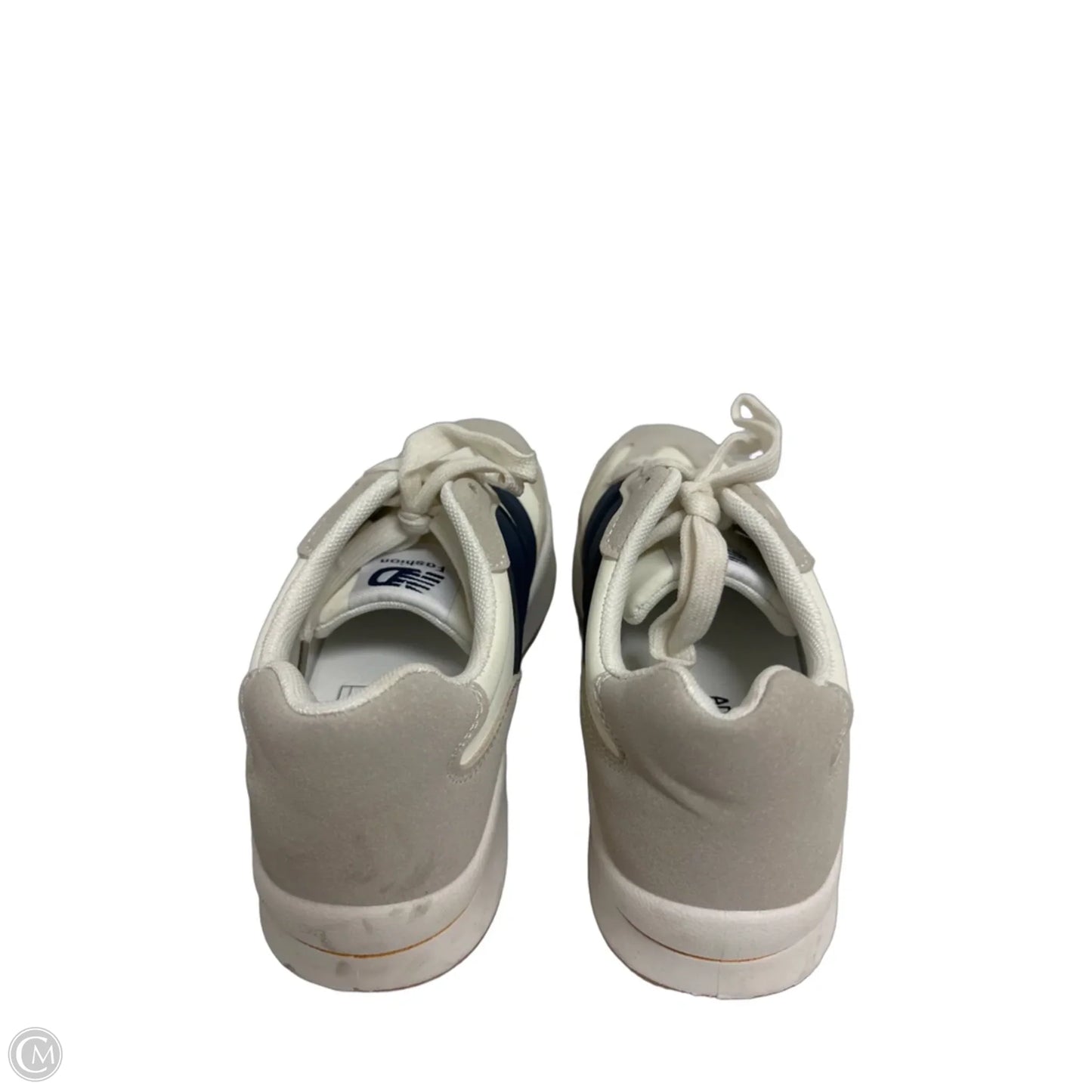 Shoes Sneakers By Clothes Mentor In Cream, Size: 6.5