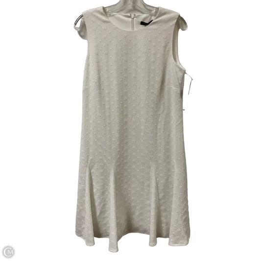 Dress Casual Short By Tommy Hilfiger In White, Size: M