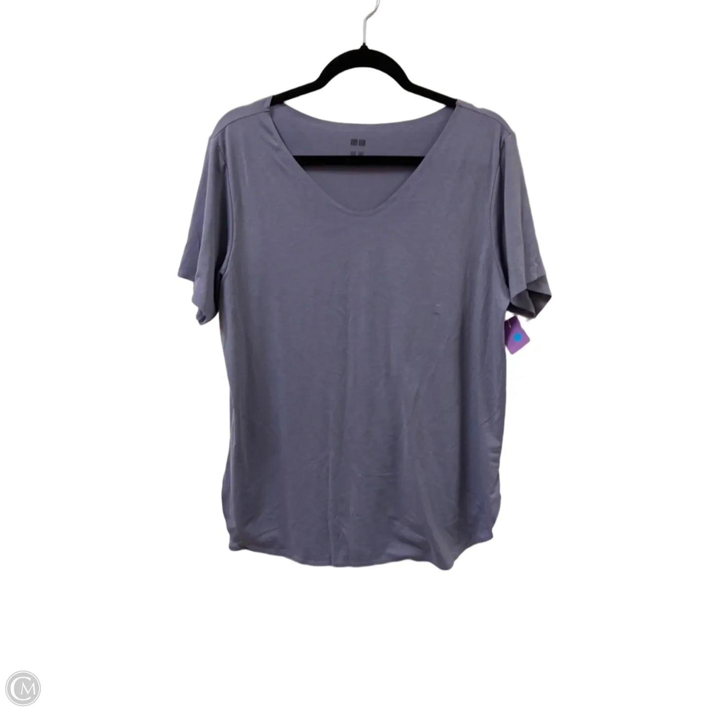 Top Short Sleeve By Uniqlo In Purple, Size: M