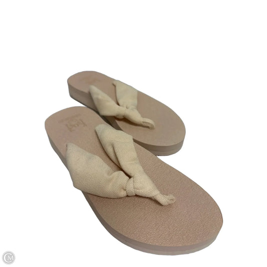 Sandals Flip Flops By Clothes Mentor In Cream, Size: 6