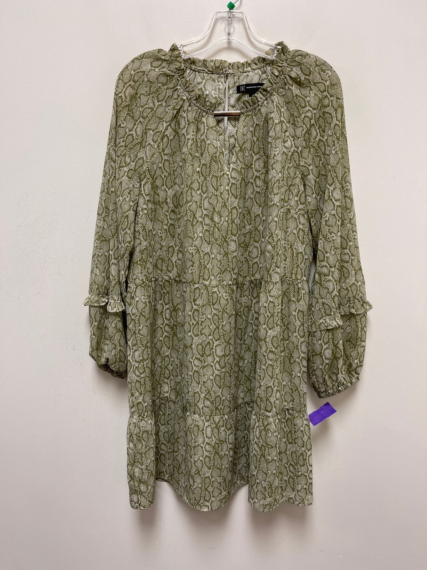Green Dress Casual Short Inc, Size M