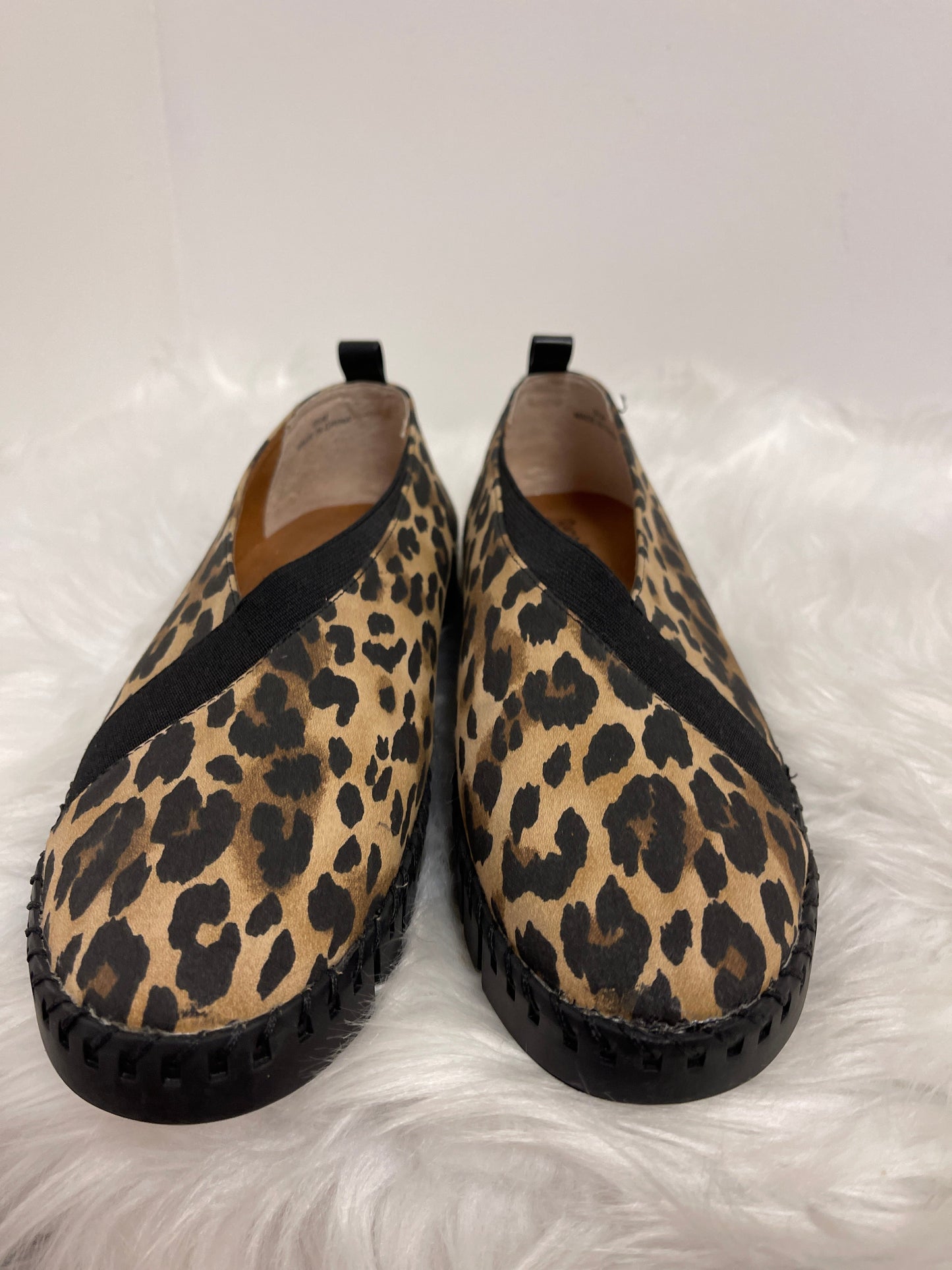 Animal Print Shoes Flats Clothes Mentor, Size 9.5