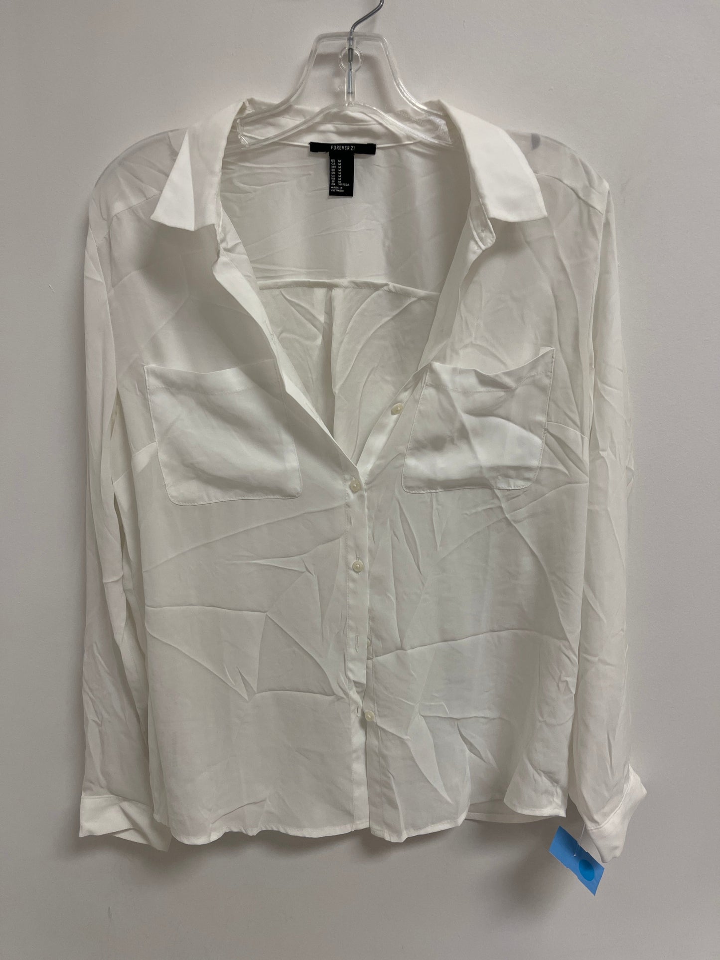 Top Long Sleeve By Forever 21 In White, Size: M