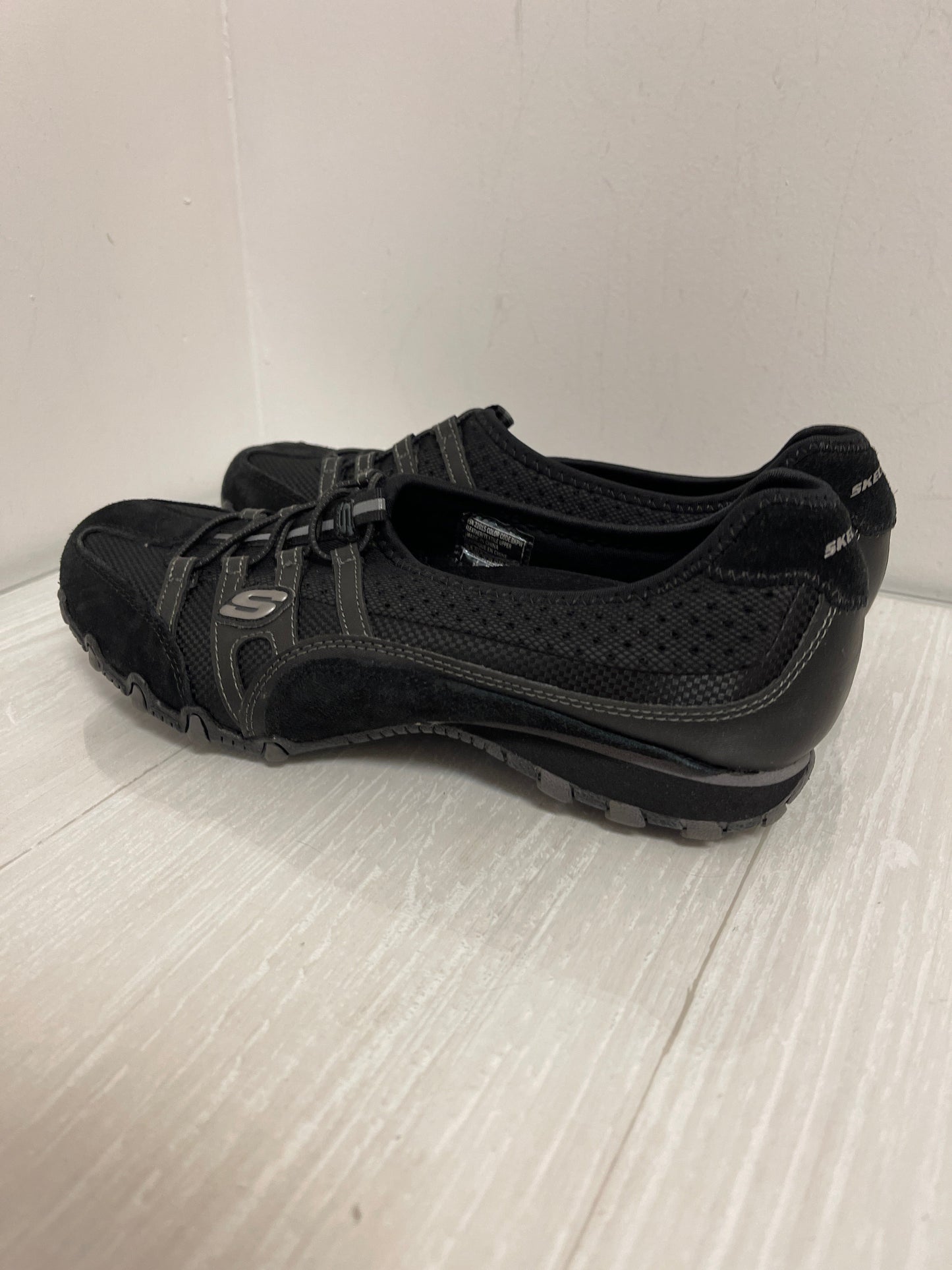 Shoes Flats By Skechers In Black, Size: 9.5