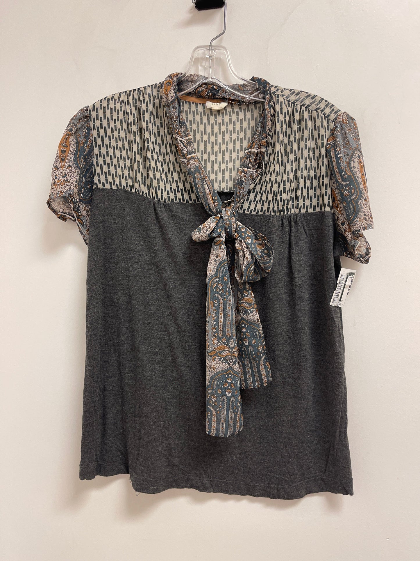 Top Short Sleeve By Tiny In Grey, Size: Xs