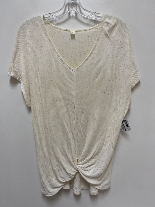 Top Short Sleeve By Clothes Mentor In Cream, Size: S