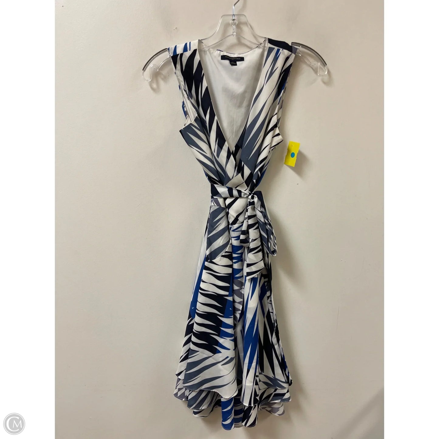 Dress Casual Short By Banana Republic In Blue & White, Size: S