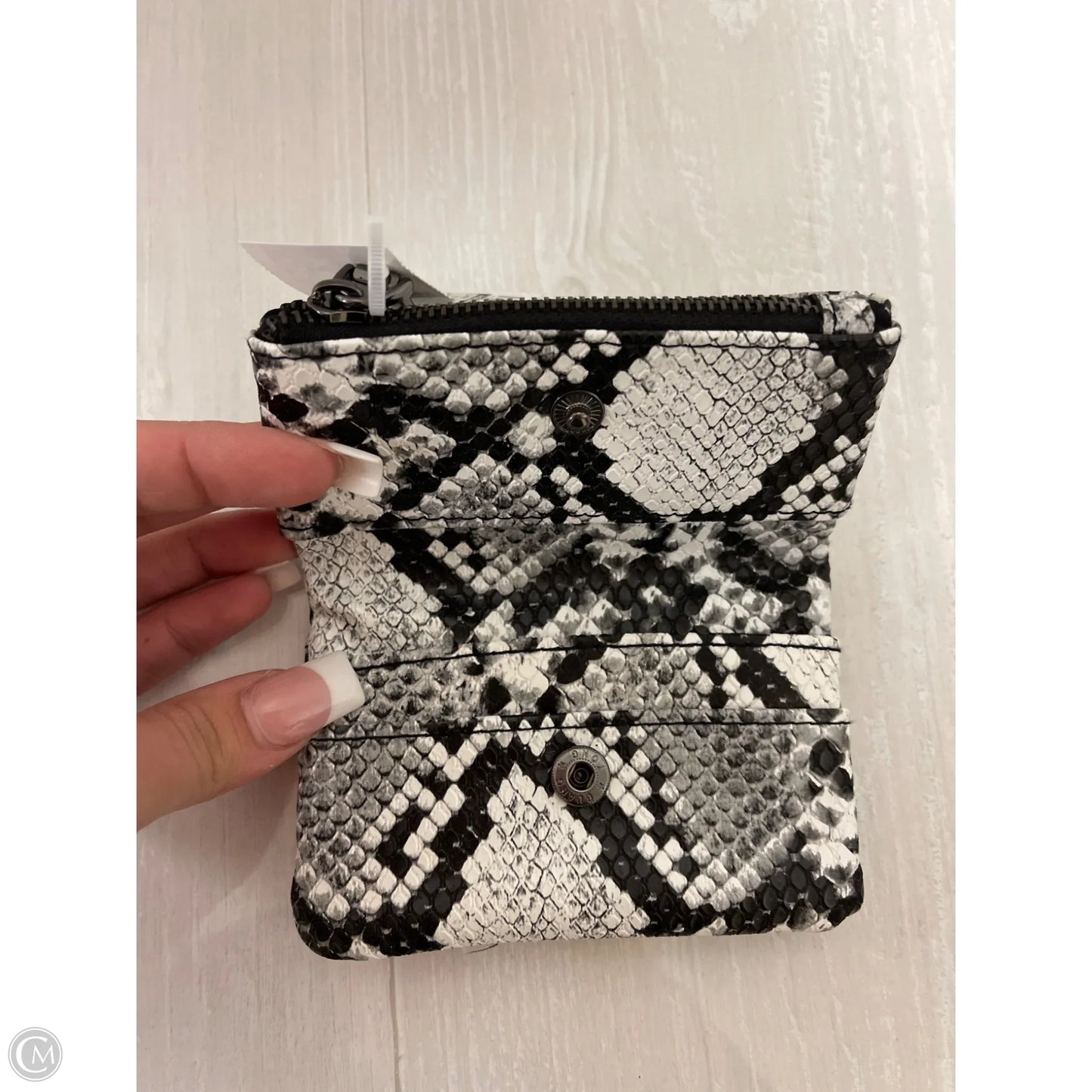Wallet By Quay, Size: Small
