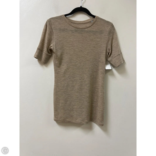 Top Short Sleeve By Clothes Mentor In Cream, Size: S