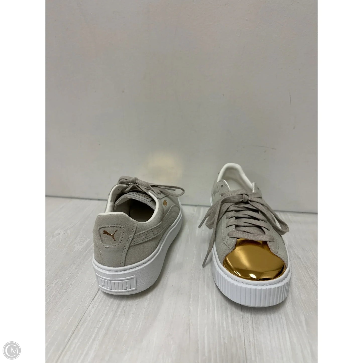 Shoes Sneakers By Puma In Cream, Size: 9