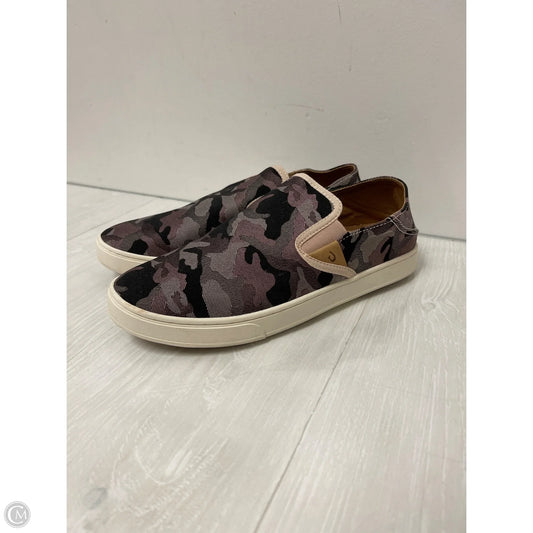 Shoes Flats By Olukai In Camouflage Print, Size: 10