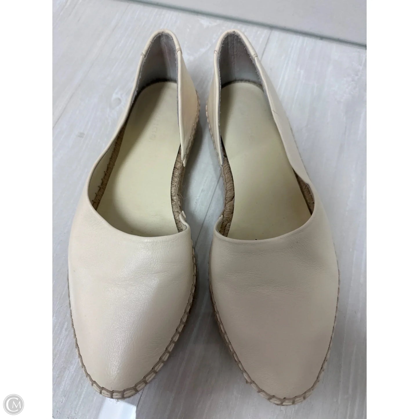 Shoes Flats By Vince In Cream, Size: 7