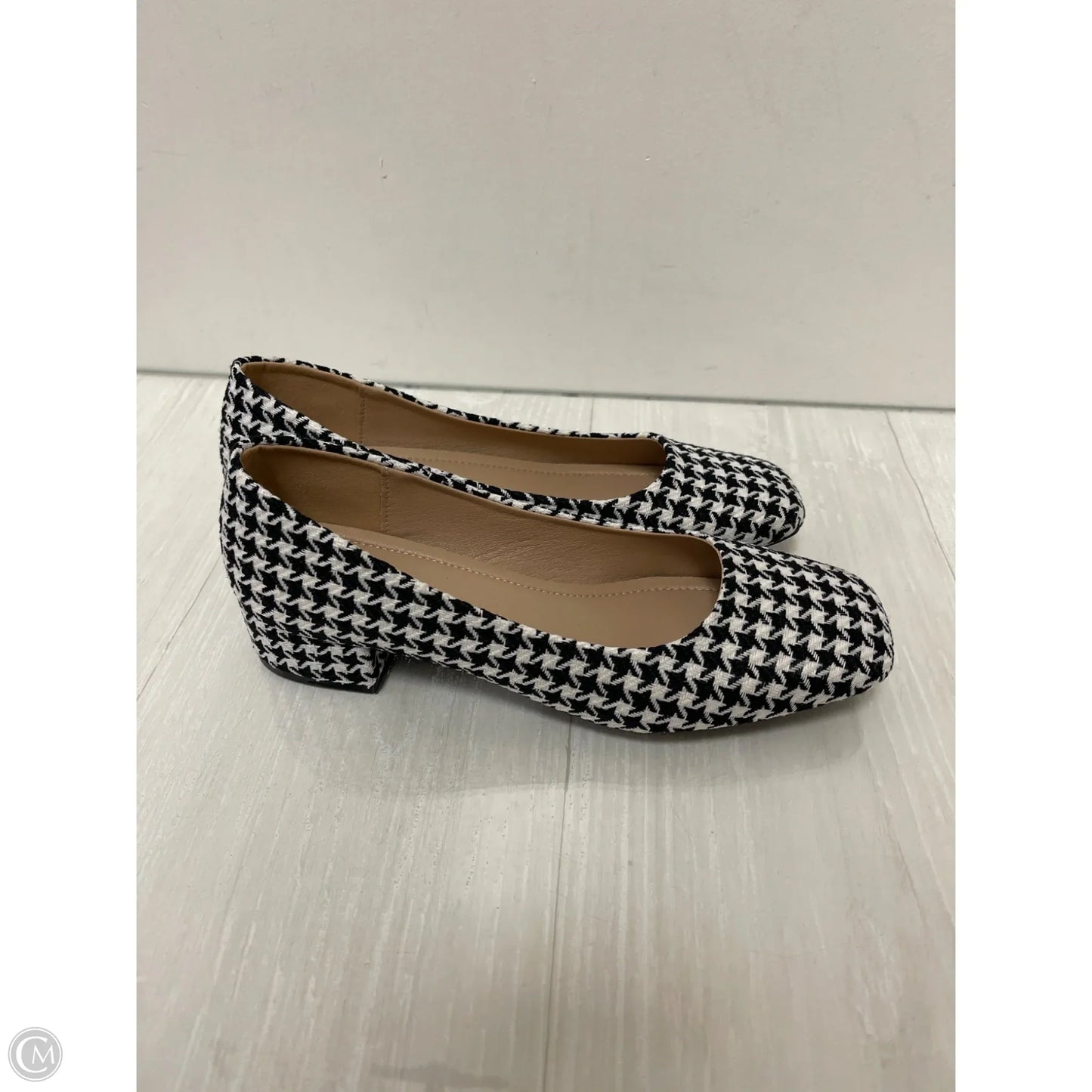 Shoes Heels Block By Clothes Mentor In Black & White, Size: 8.5