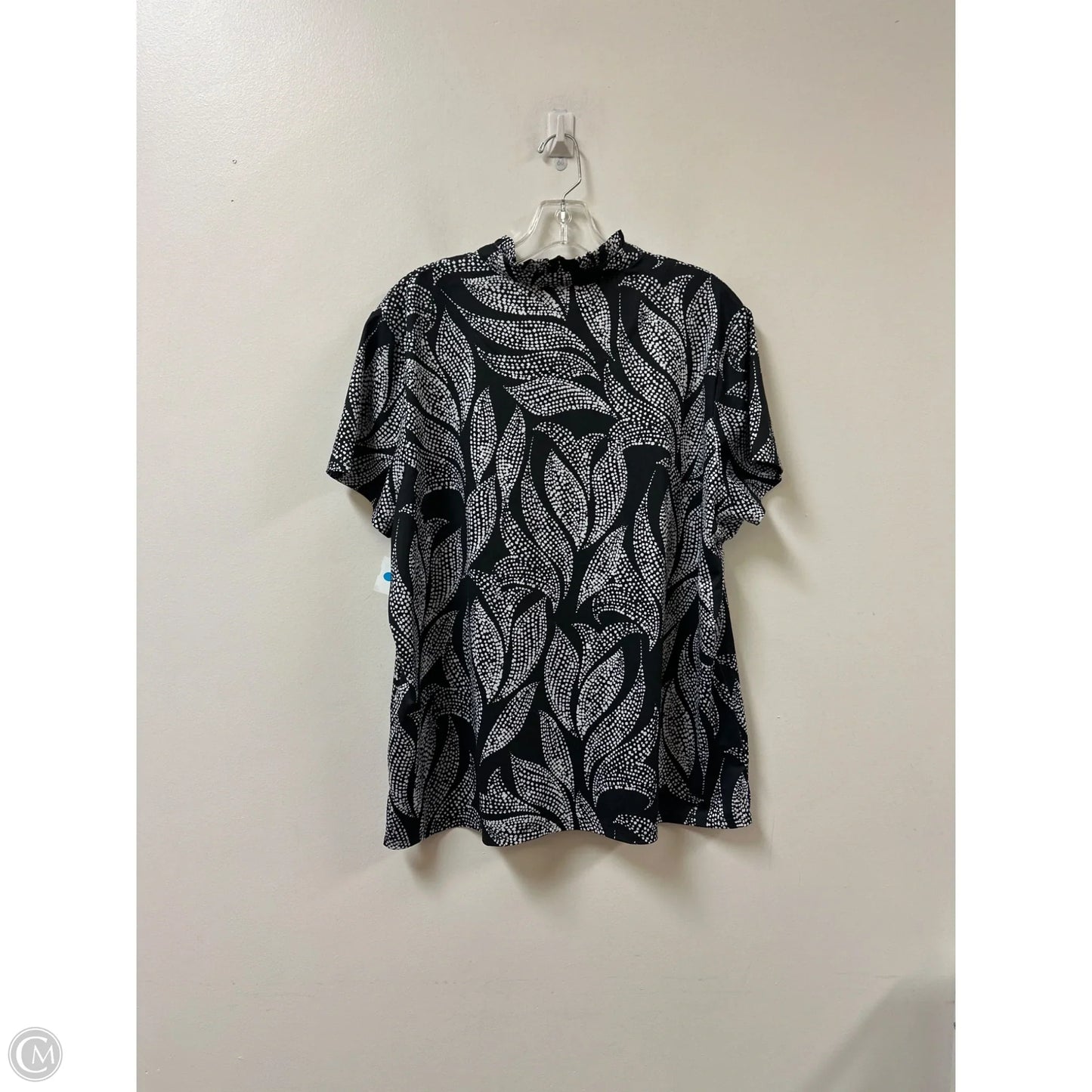 Athletic Top Short Sleeve By Chicos In Black & White, Size: Xl