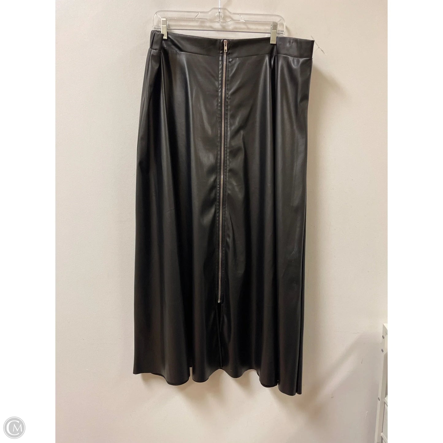 Skirt Maxi By Clothes Mentor In Black, Size: 24