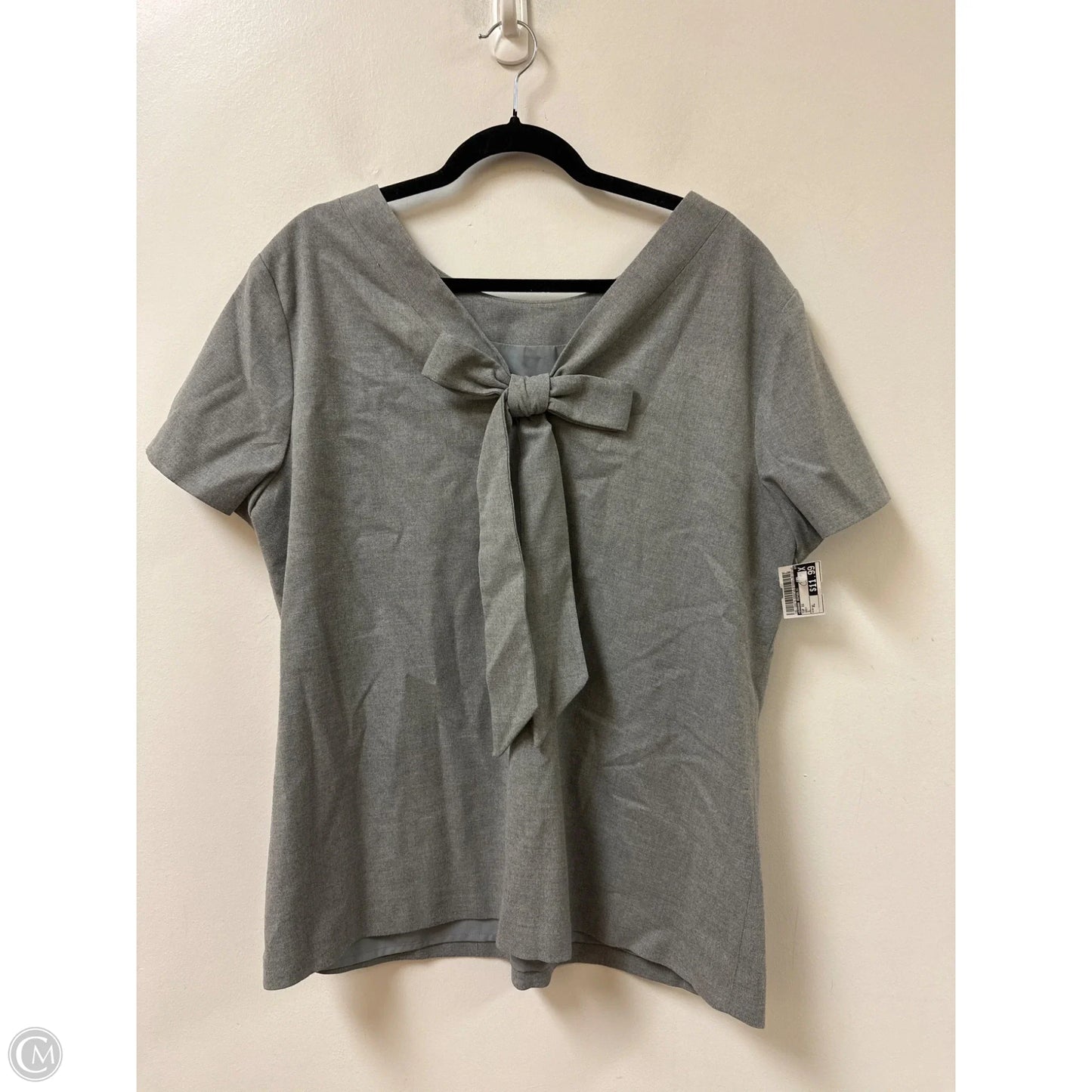 Top Short Sleeve By Banana Republic In Grey, Size: Xl