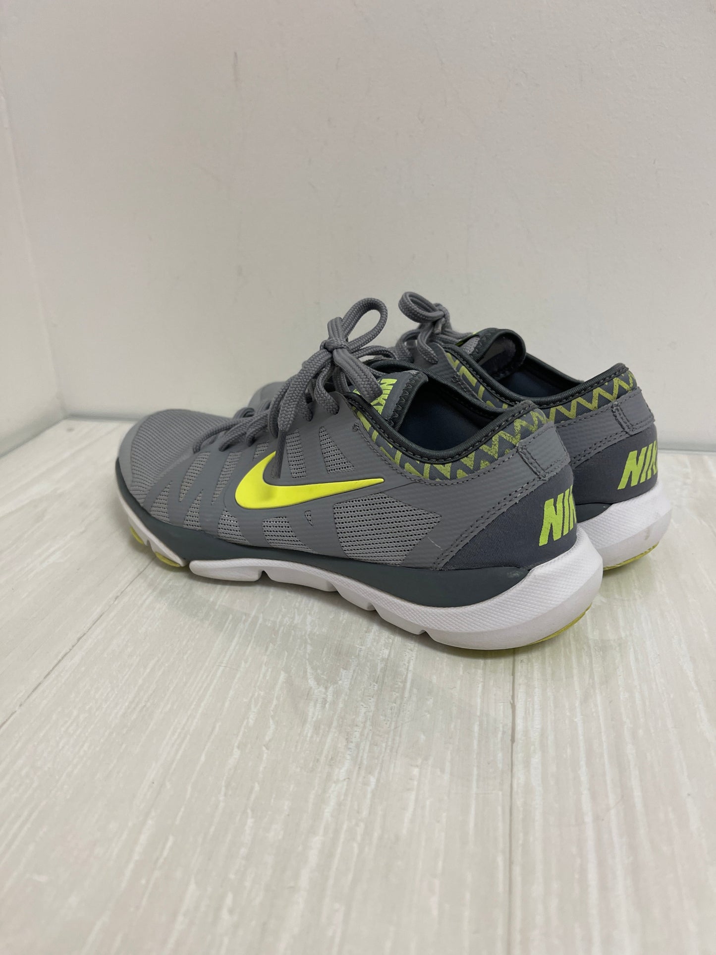 Shoes Athletic By Nike In Green & Grey, Size: 7