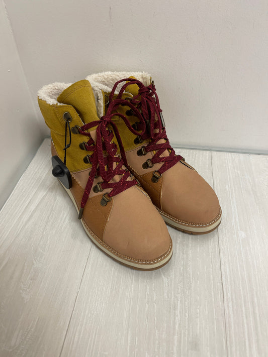 Boots Hiking By Toms In Beige, Size: 8