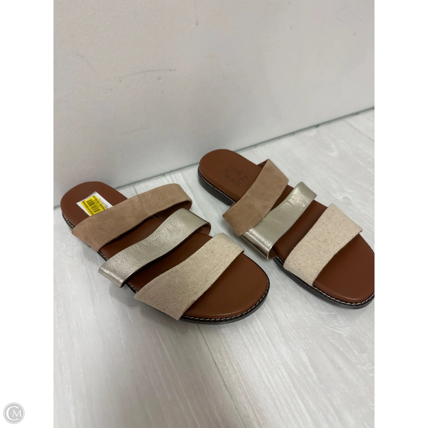 Sandals Flats By Naturalizer In Cream, Size: 6.5