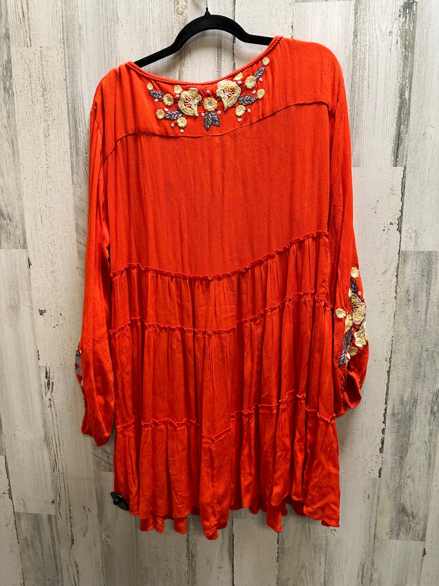 Dress Casual Short By Free People  Size: S