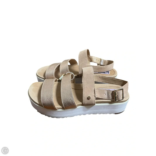 Sandals Designer By Ugg In Pink, Size: 9