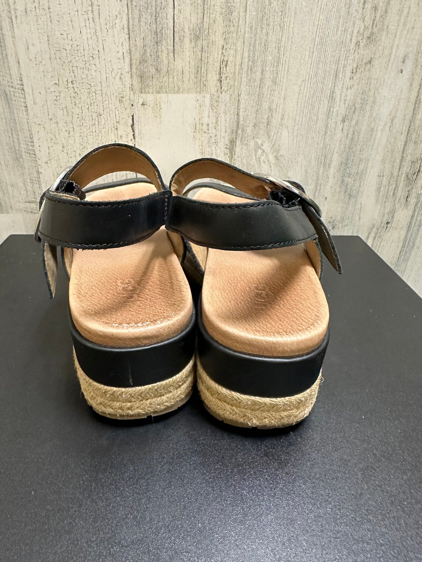 Black Sandals Heels Block Ugg, Size 9