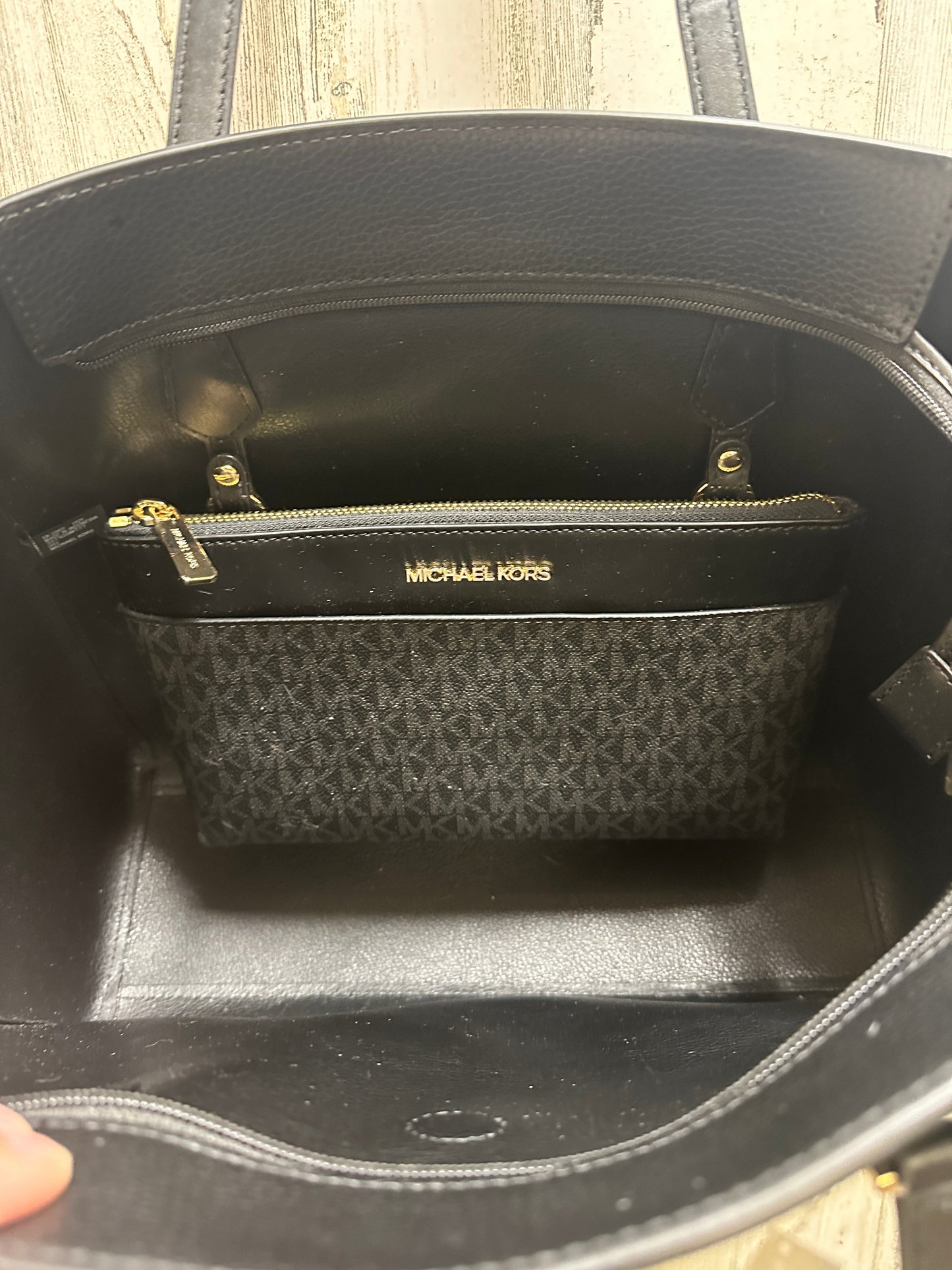 Handbag Designer By Michael Kors  Size: Large